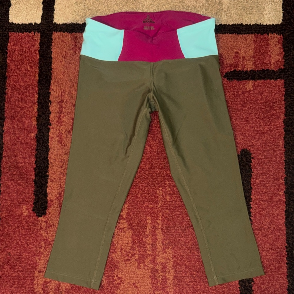 PraNa Capri Leggings‎